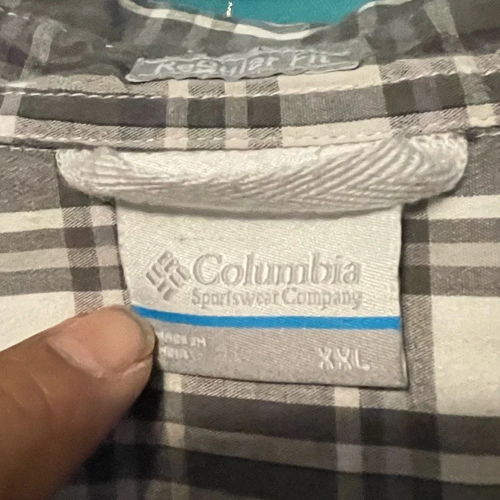 Button up - Picture 6 of 6